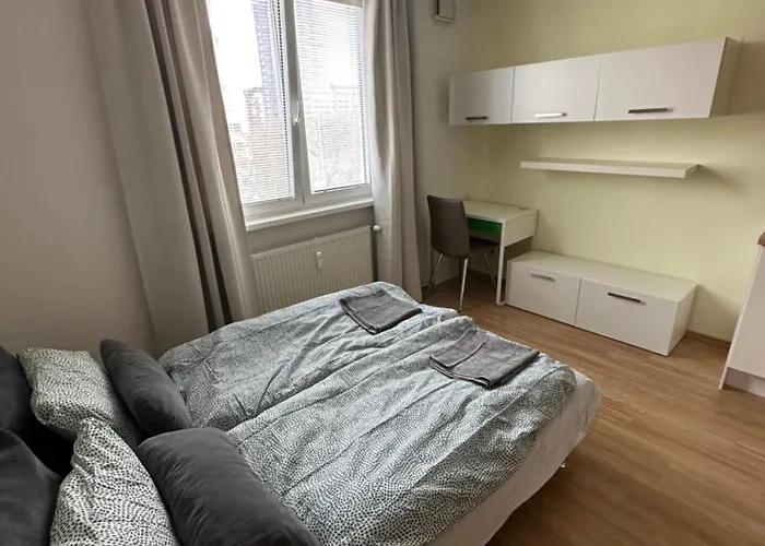 Private 1km From Center