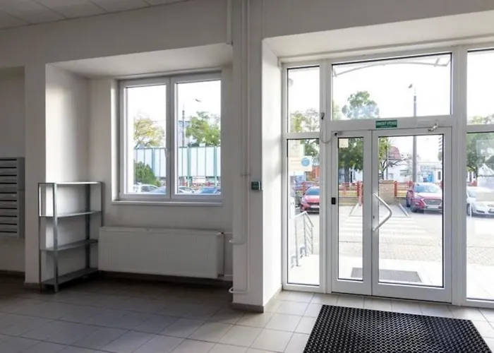 Private 1km From Center