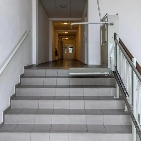 Private 1km From Center *